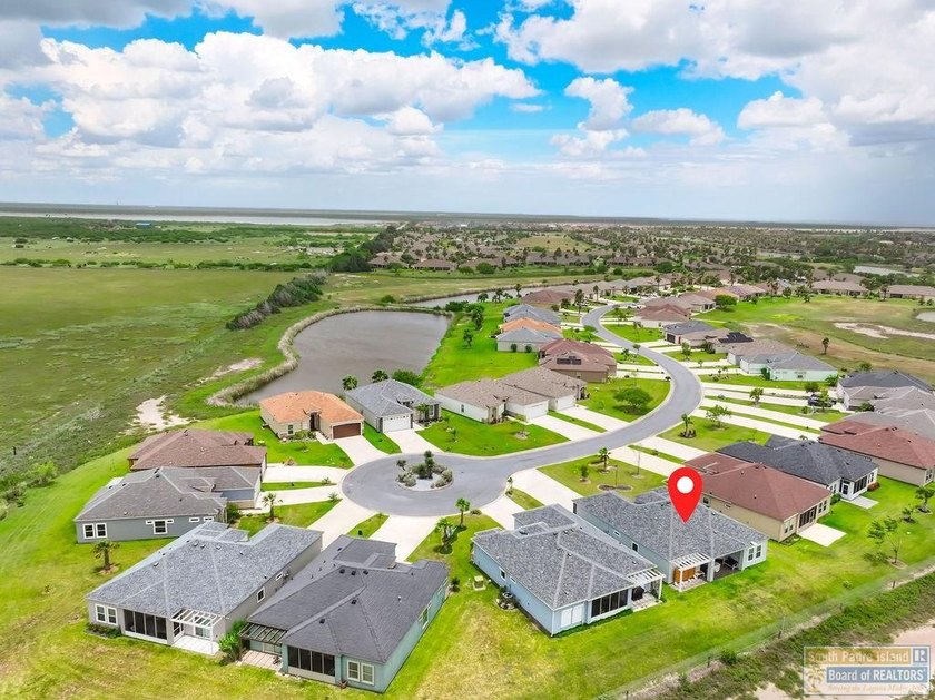 Beautifully maintained Golf Villa tucked in a peaceful - photo 37
