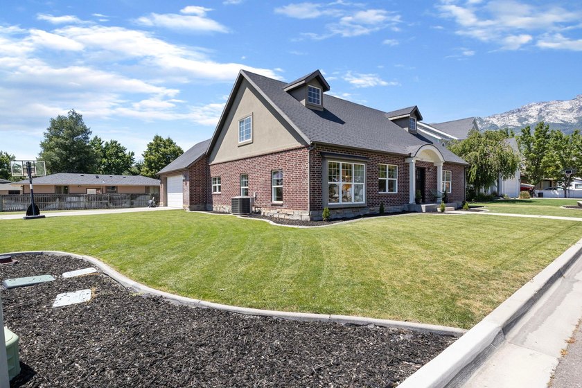 Located in the heart of Alpine, this home combines updated - photo 5