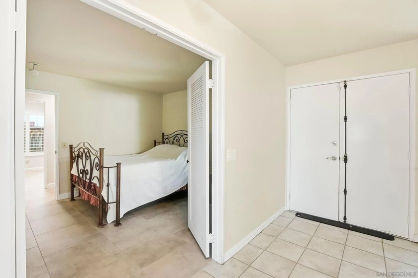 Perched at the top of the hill in Del Cerro, this single-story 4 - photo 15