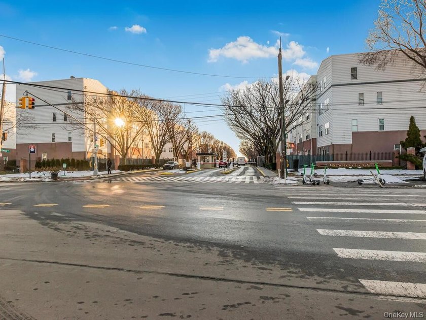 Welcome to 121 Sunset Blvd! Immaculate 2 Bedroom 2 Full Bath - photo 20