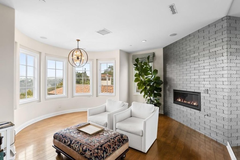 Welcome to 6152 Avenida del Duque, an extraordinary 7-bedroom, 7 - photo 13
