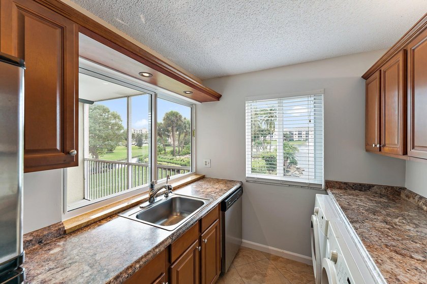 Jupiter Bay is distinctively different from any other - photo 27