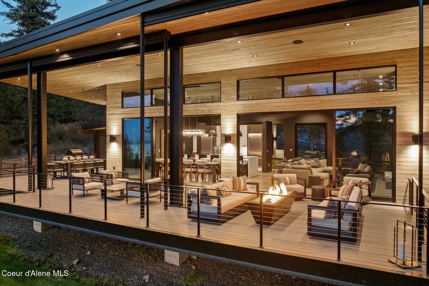 Tucked away in a secluded private cul-de-sac, this 1.71-acre - photo 4
