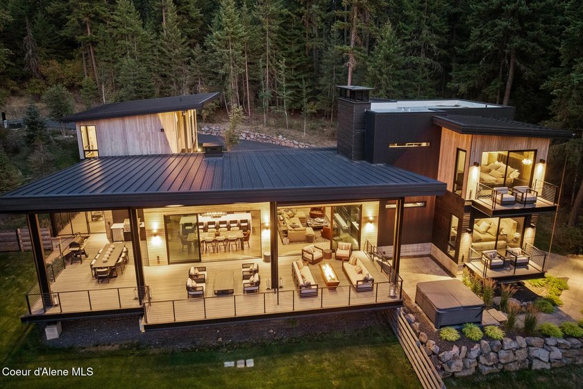 Tucked away in a secluded private cul-de-sac, this 1.71-acre - photo 6