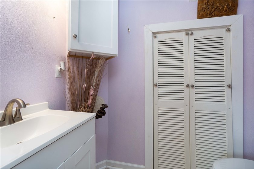 This beautifully renovated townhome is centrally located in - photo 12