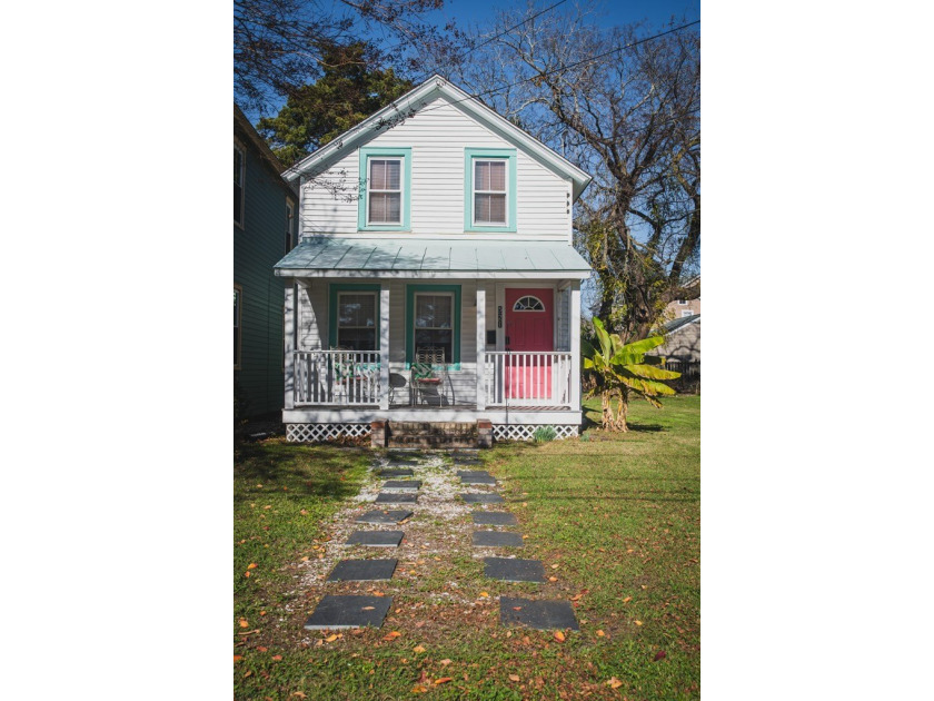 Instant opportunity as turn-key beach house and/or vacation - photo 3
