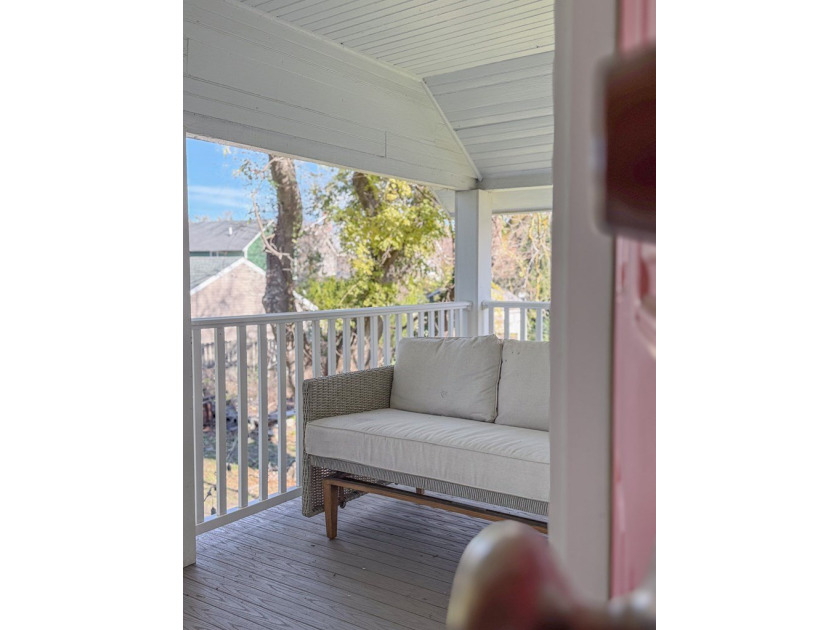 Instant opportunity as turn-key beach house and/or vacation - photo 7