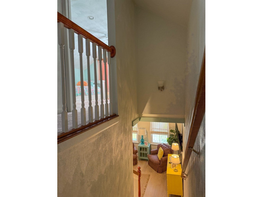 Instant opportunity as turn-key beach house and/or vacation - photo 10