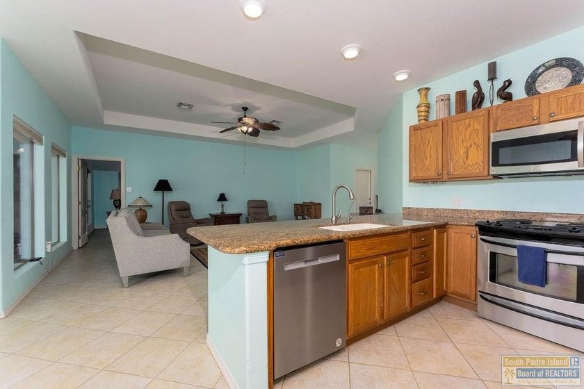 9 Torrey Pines is a beautiful Golf Villa offering stunning lake - photo 13