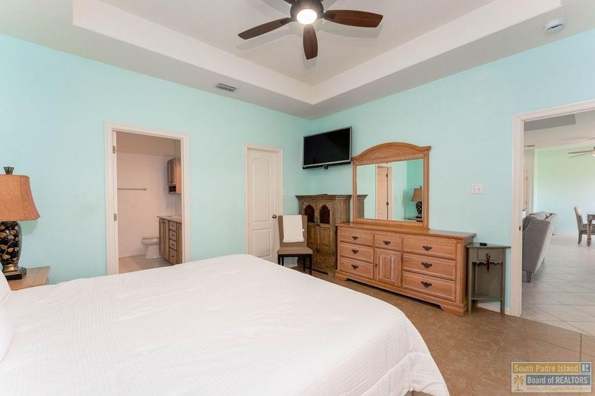 9 Torrey Pines is a beautiful Golf Villa offering stunning lake - photo 17