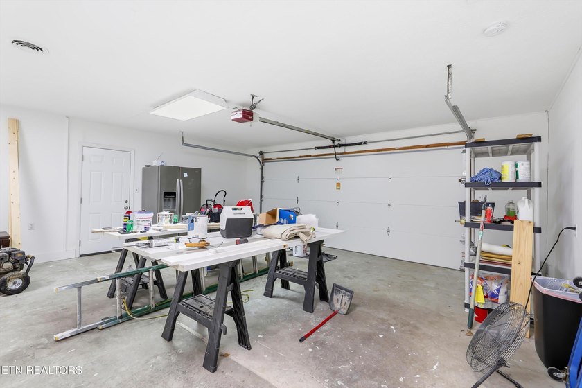 Freshly painted inside and out, this move in ready brick 3 - photo 18