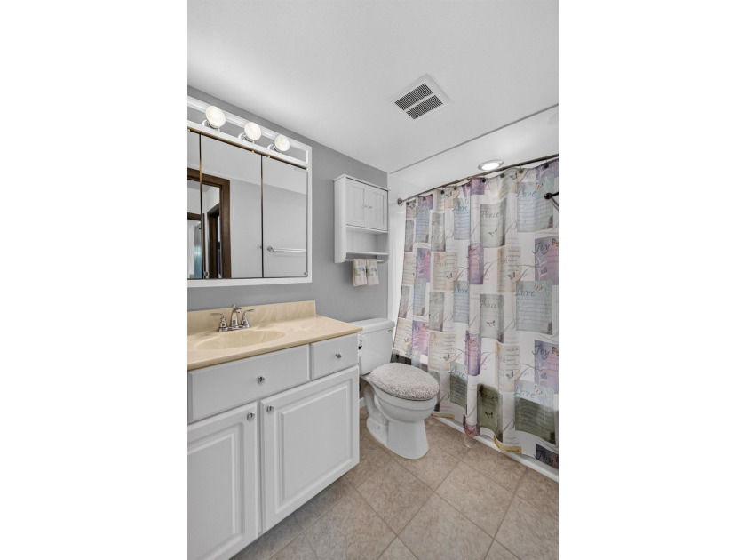 Enjoy the perfect blend of comfort, convenience in this inviting - photo 21