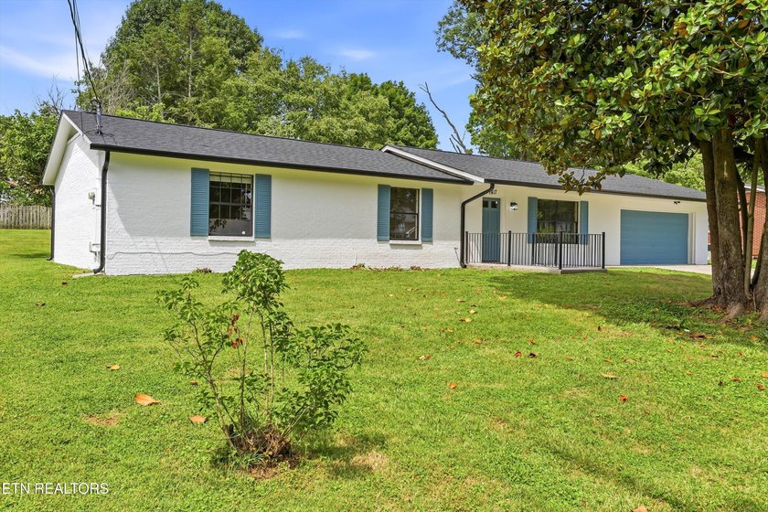 Freshly painted inside and out, this move in ready brick 3 - photo 23