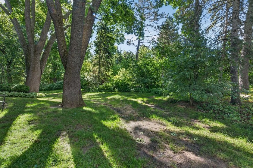Enjoy the perfect blend of comfort, convenience in this inviting - photo 28