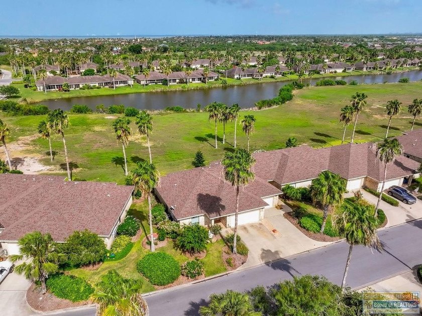 9 Torrey Pines is a beautiful Golf Villa offering stunning lake - photo 38