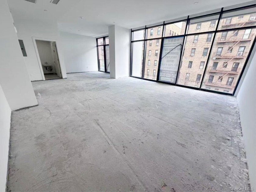 Prime location, don't not miss! Great location at downtown - photo 2