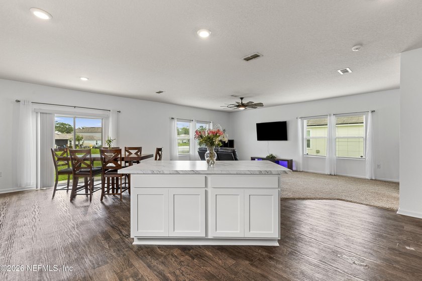 **NEWLY PAINTED**PRIME LOCATION**OPEN LAYOUT** Welcome to - photo 22