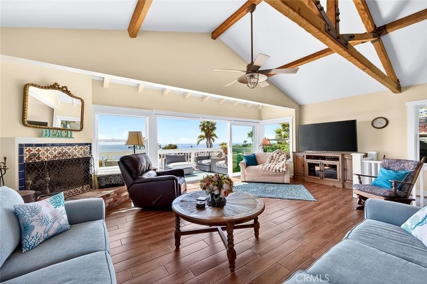Modern coastal charm: A reimagined craftsman retreat Discover - photo 13