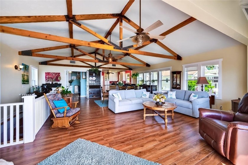 Modern coastal charm: A reimagined craftsman retreat Discover - photo 14