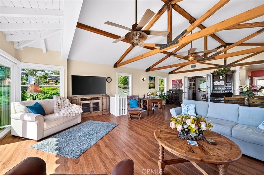 Modern coastal charm: A reimagined craftsman retreat Discover - photo 15