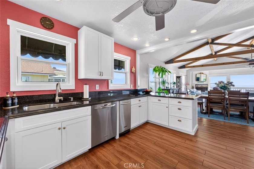 Modern coastal charm: A reimagined craftsman retreat Discover - photo 23