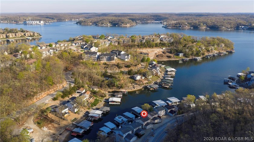 Welcome to easy lake living with this 5 bedroom, 3.5 bath home - photo 43