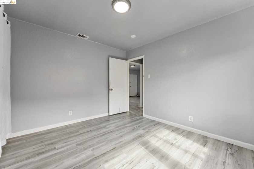 Exceptional duplex opportunity in Richmond offering the perfect - photo 13