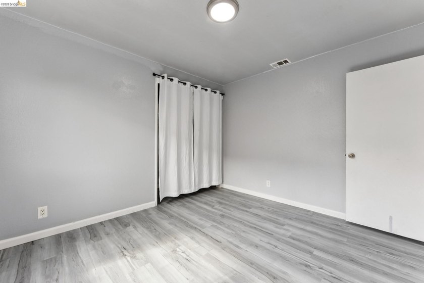 Exceptional duplex opportunity in Richmond offering the perfect - photo 14