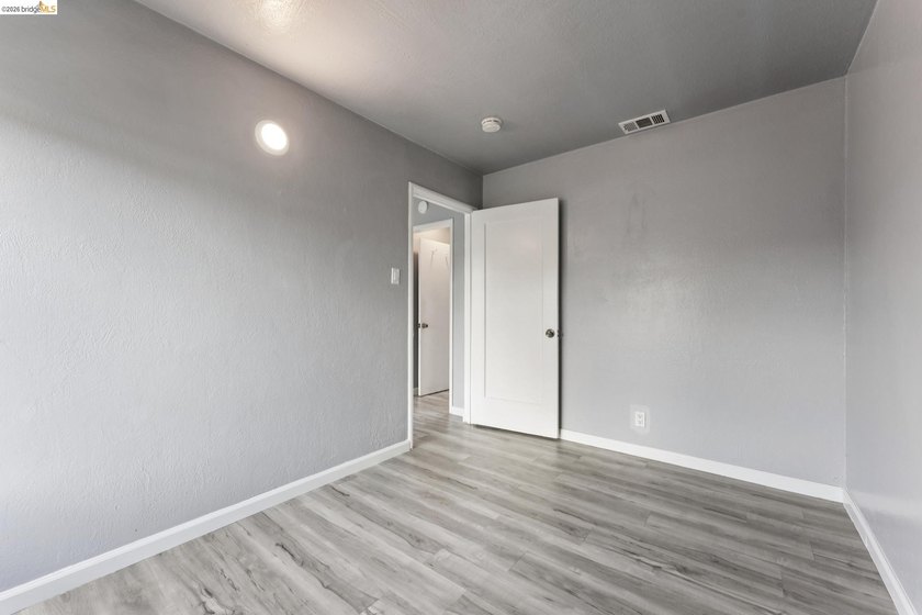 Exceptional duplex opportunity in Richmond offering the perfect - photo 19