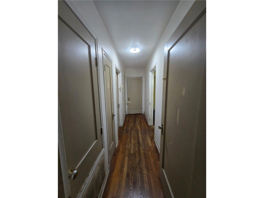 Step into a piece of Corpus Christi history with this spacious - photo 3