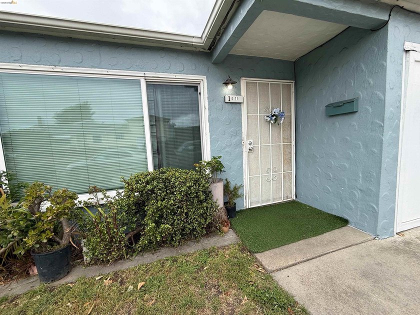 Exceptional duplex opportunity in Richmond offering the perfect - photo 24