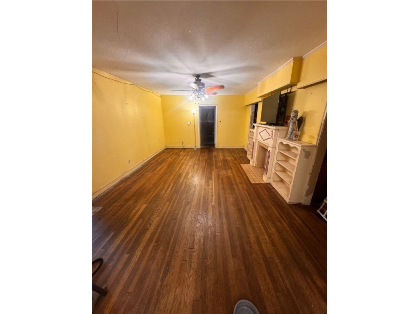 Step into a piece of Corpus Christi history with this spacious - photo 8