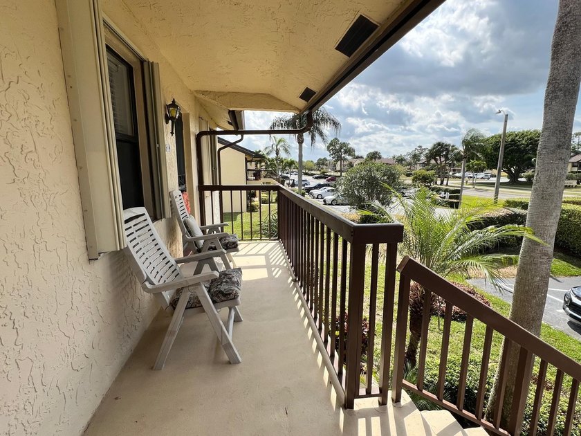 LOCATION IS THE KEY! NESTLED IN A VIBRANT 55+ COMMUNITY, THIS - photo 3