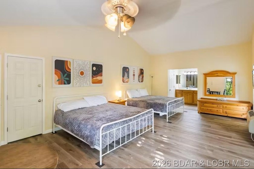 Welcome home to this beautiful 3 bedroom, 3 bathroom retreat on - photo 12