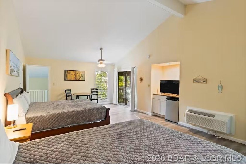 Welcome home to this beautiful 3 bedroom, 3 bathroom retreat on - photo 16
