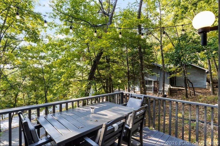 Welcome home to this beautiful 3 bedroom, 3 bathroom retreat on - photo 18