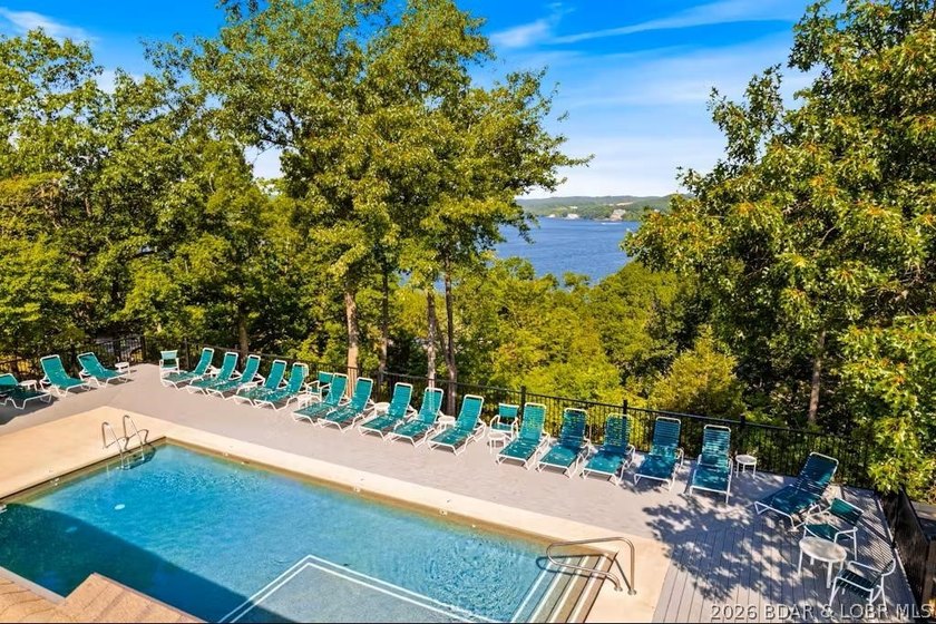 Welcome home to this beautiful 3 bedroom, 3 bathroom retreat on - photo 20
