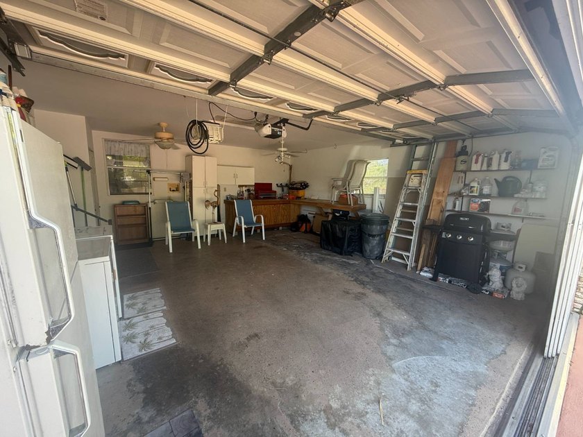 This well cared for 2-bedroom, 2 bathrooms Palm Harbor home - photo 33