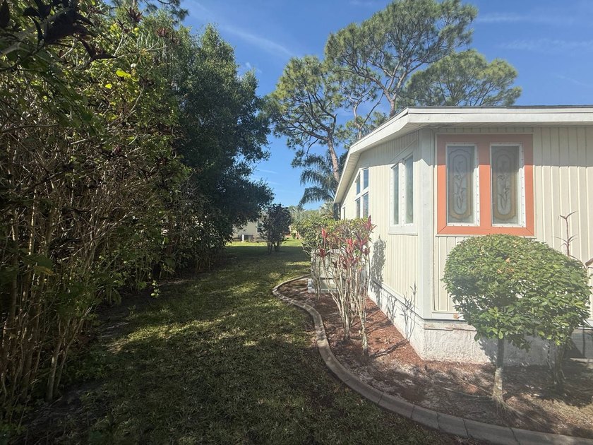This well cared for 2-bedroom, 2 bathrooms Palm Harbor home - photo 36