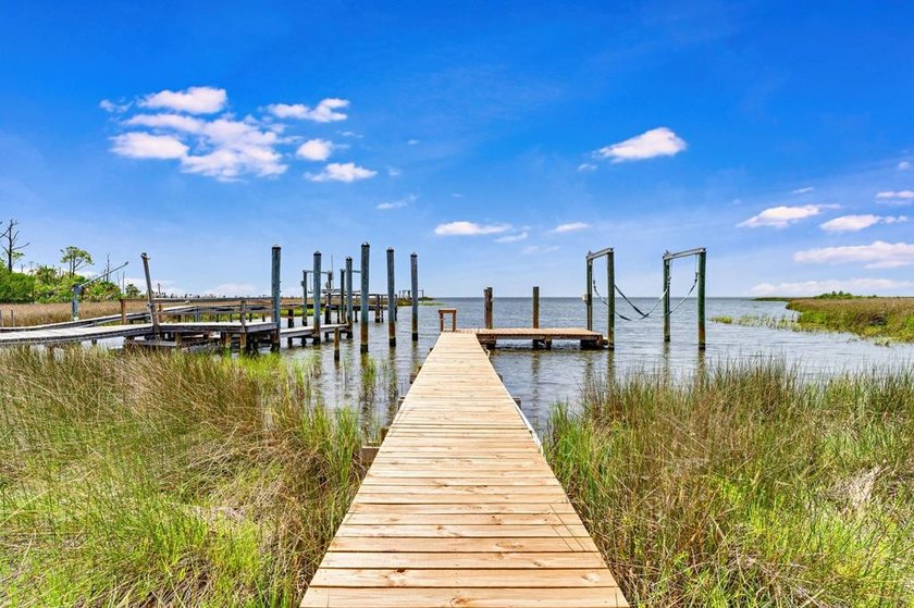 Welcome to your coastal escape on St. George Island! Located in - photo 50