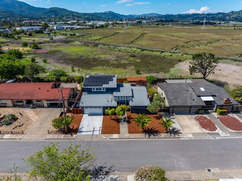 Rare 5 bedroom opportunity in the coveted Corte Madera flats - photo 37