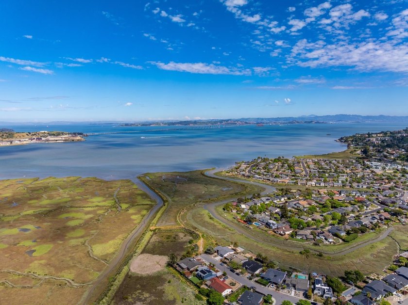 Rare 5 bedroom opportunity in the coveted Corte Madera flats - photo 39