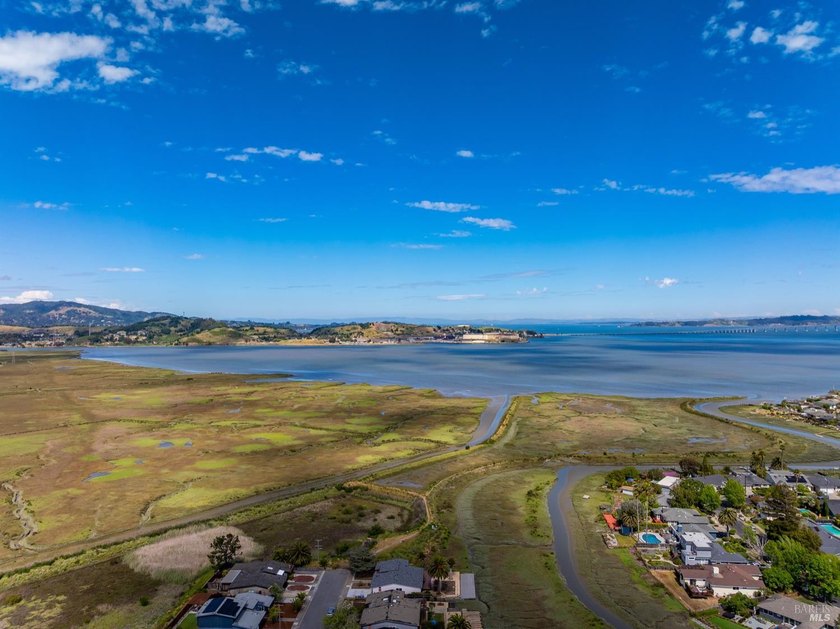 Rare 5 bedroom opportunity in the coveted Corte Madera flats - photo 43