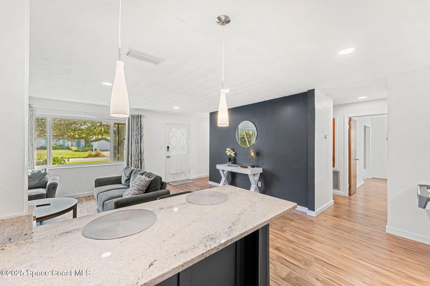 Coastal living at its best! This fully renovated 3-bed, 2-bath - photo 12