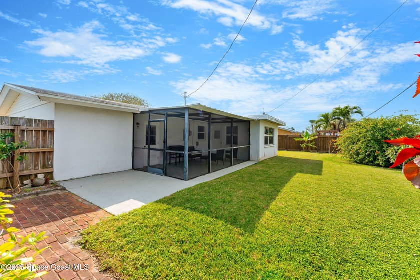 Coastal living at its best! This fully renovated 3-bed, 2-bath - photo 31