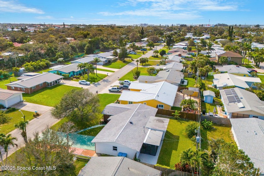 Coastal living at its best! This fully renovated 3-bed, 2-bath - photo 41