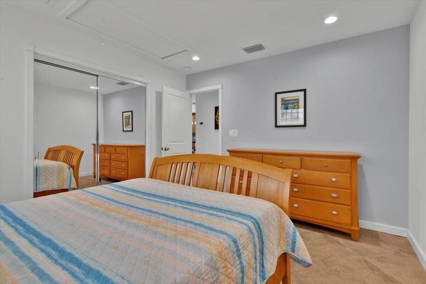 Beautifully maintained 3 BR, 2.5 BA waterfront home with 94' of - photo 43