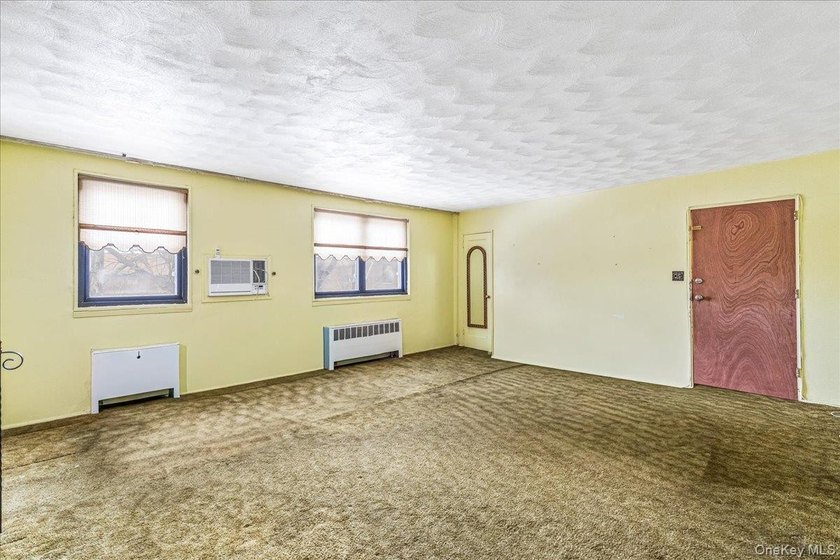 Welcome to this charming 2-bedroom, 1-bath garden apartment in - photo 7