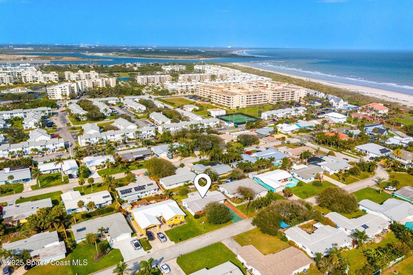 Coastal living at its best! This fully renovated 3-bed, 2-bath - photo 49