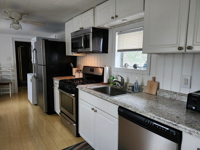 This is the perfect location, close to Town and close to Maddox - photo 5